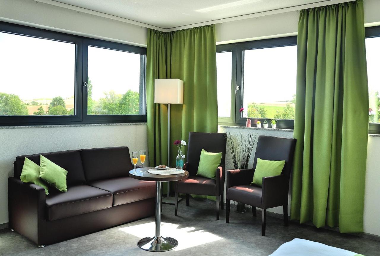 Motel Am Fuerfelder Schloss Bad Rappenau Exterior foto